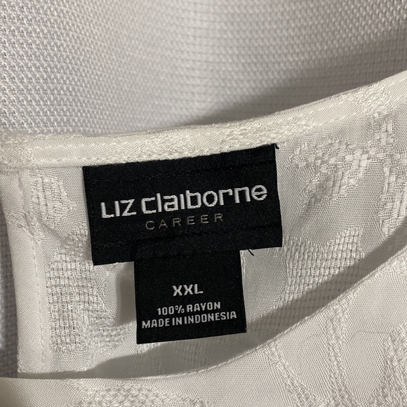 NWT Liz Claiborne White Cut out shoulder Blouse Size XXL - Picture 3 of 6